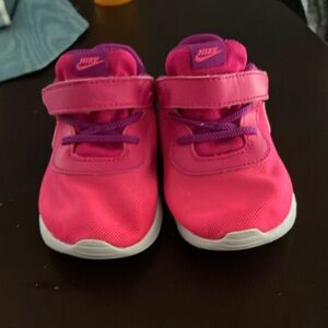 Toddler girls size 7 Nike good condition, pink and purple in color